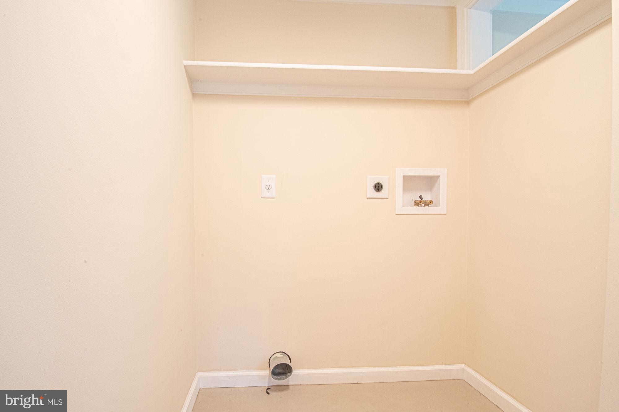 145 Cedar Grove Road Winchester, VA 22603 - Photo 22 of 41 Laundry room/mudroom off of kitchen