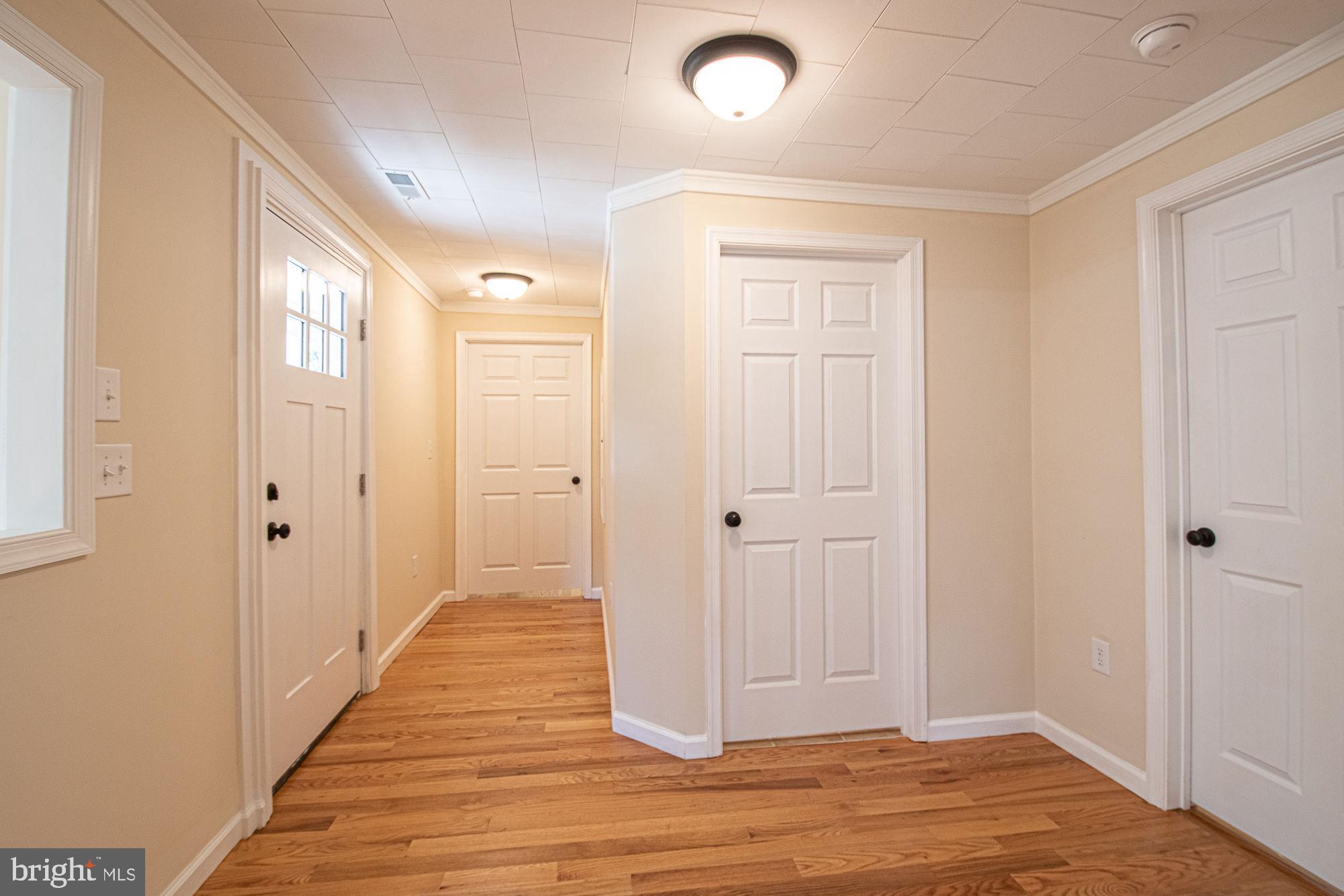 145 Cedar Grove Road Winchester, VA 22603 - Photo 23 of 41 Front entry hallway