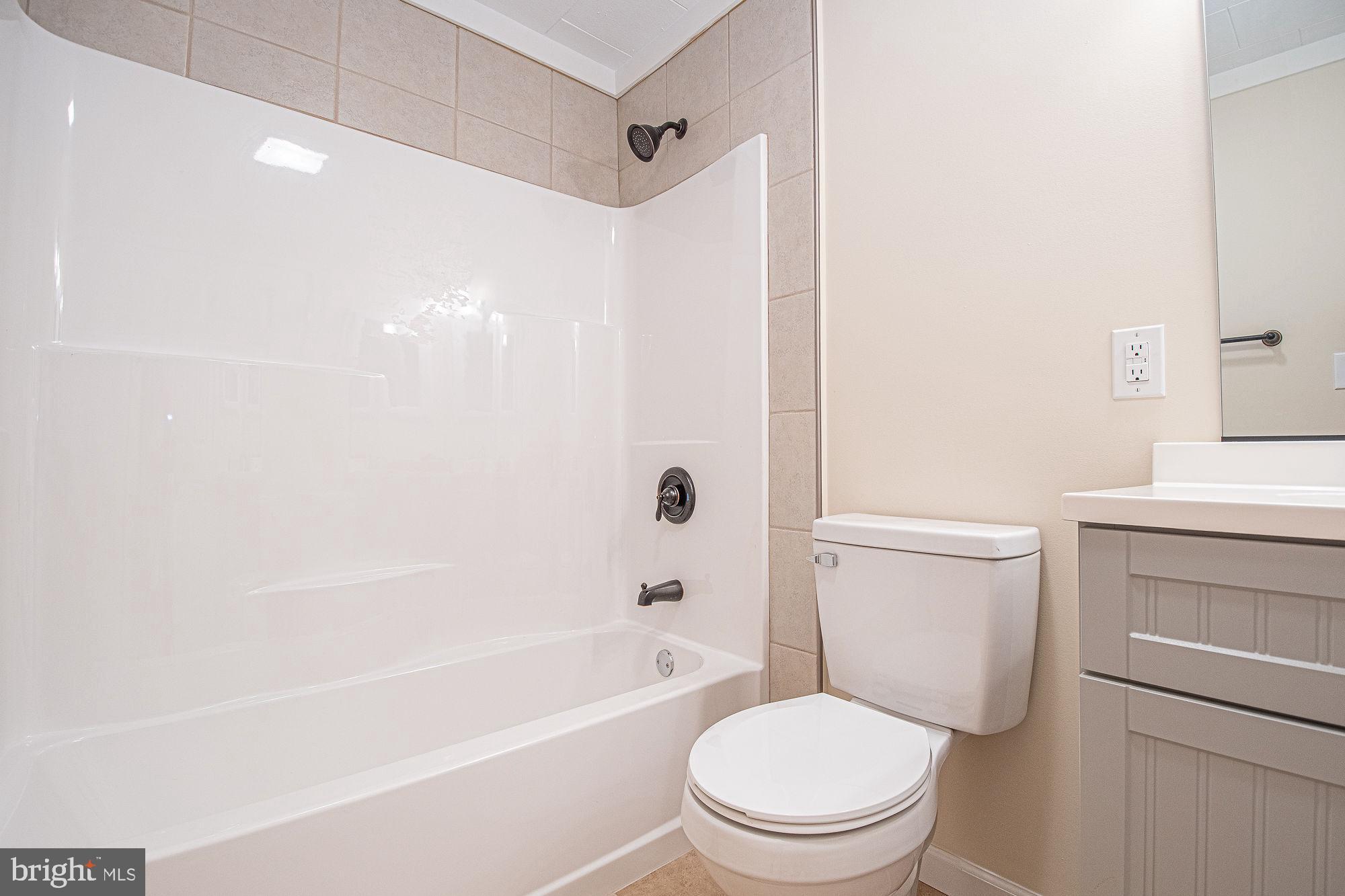 145 Cedar Grove Road Winchester, VA 22603 - Photo 29 of 41 hallway main bathroom