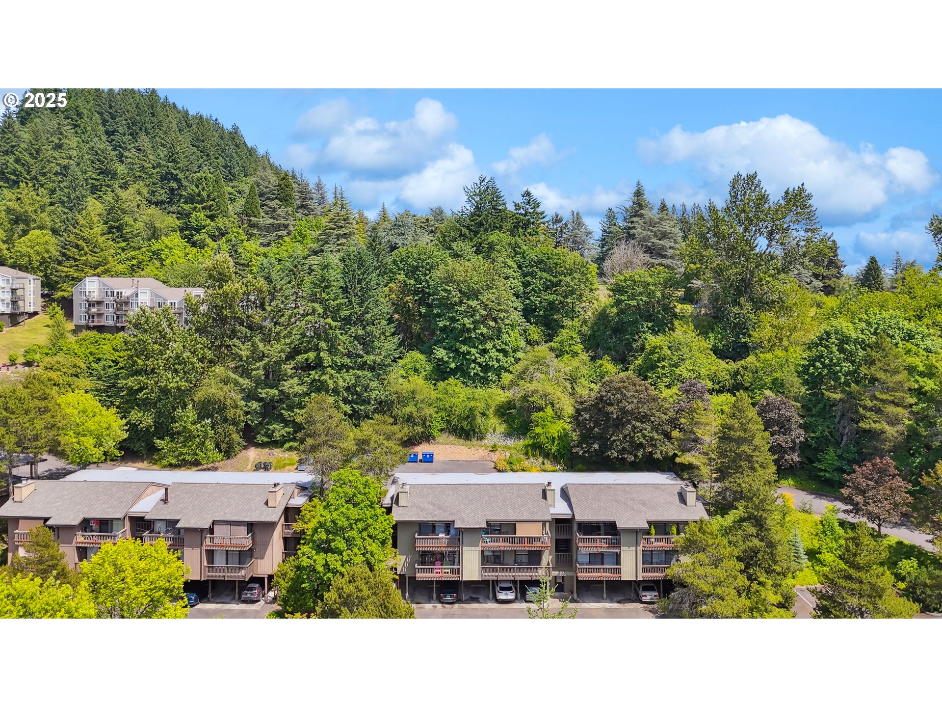 7522 Southwest Barnes Road, Unit E Portland, OR 97225 - Photo 3 of 27