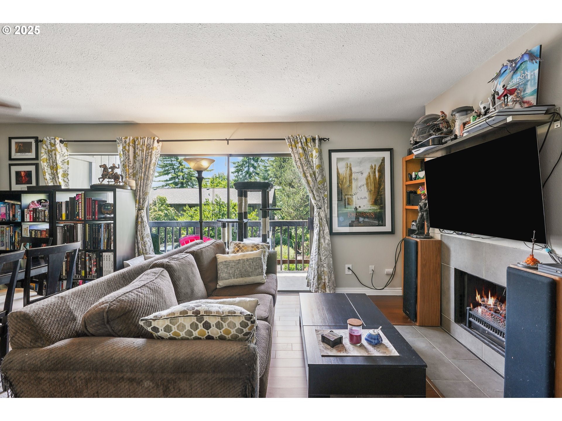 7522 Southwest Barnes Road, Unit E Portland, OR 97225 - Photo 6 of 27