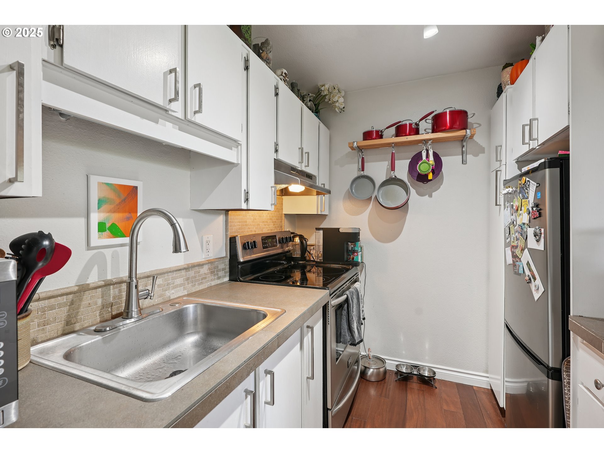 7522 Southwest Barnes Road, Unit E Portland, OR 97225 - Photo 10 of 27