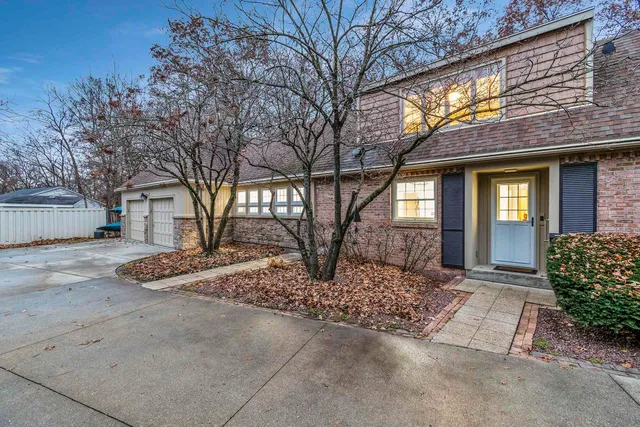 $825,000 | 1428 Carrington Street, Janesville, WI 53545