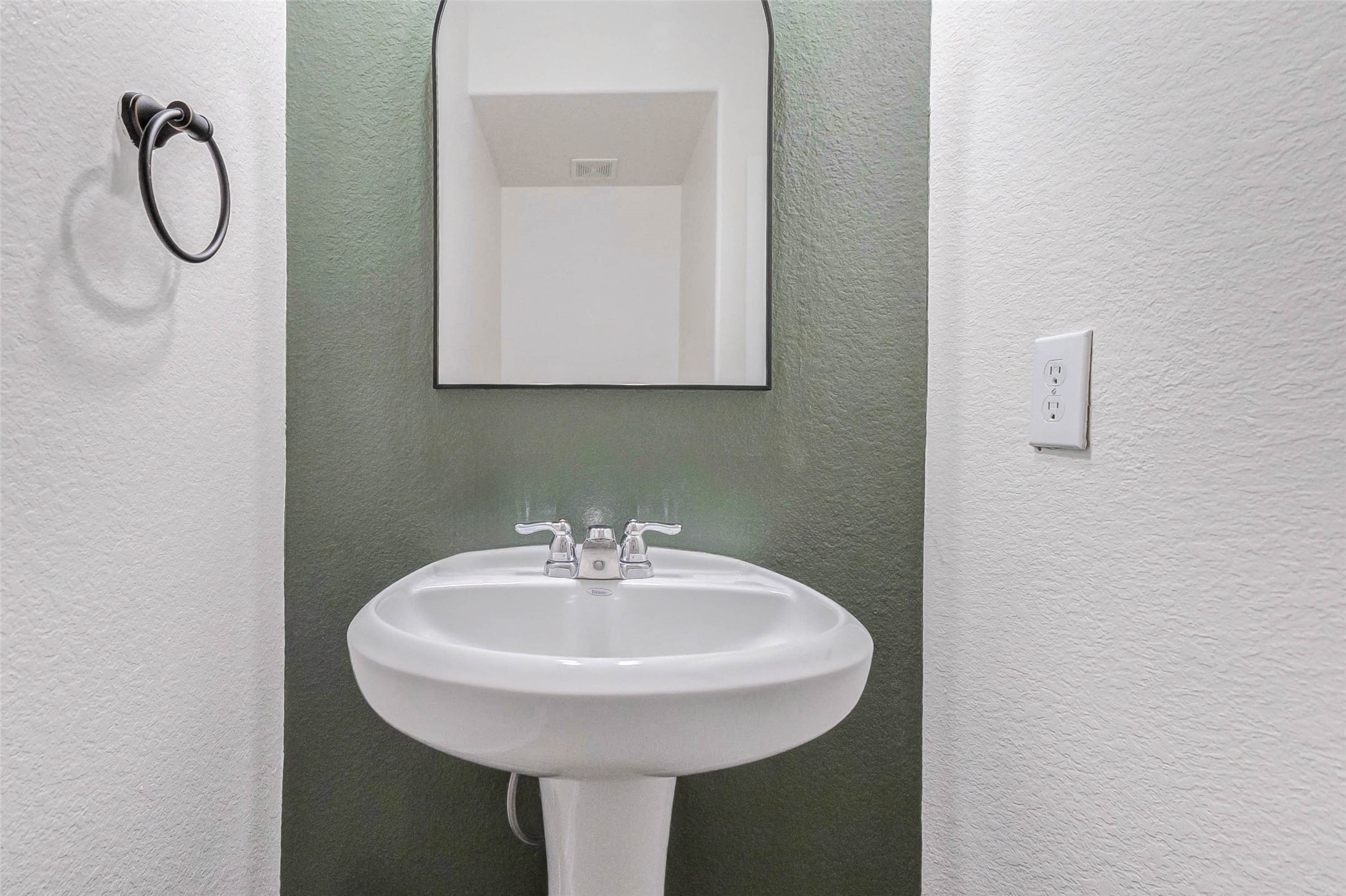 3210 Montclair Orchard Trace Spring, TX 77386 - Photo 8 of 38 a bathroom with a sink and a mirror
