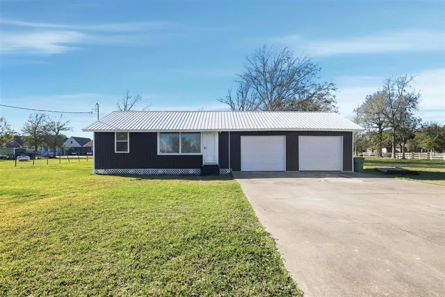 $2,200 | 7681 Acadian Lane, Lake Charles, LA 70607