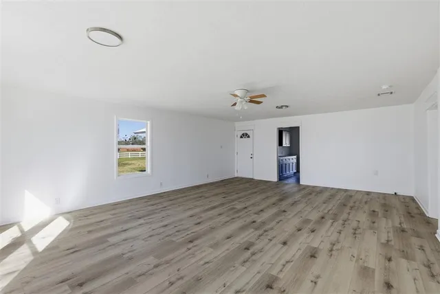 $2,200 | 7681 Acadian Lane, Lake Charles, LA 70607