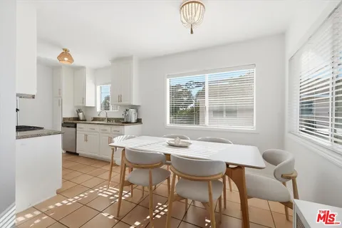 $599,000 | 2702 11th Street, Unit 5, Santa Monica, CA 90405