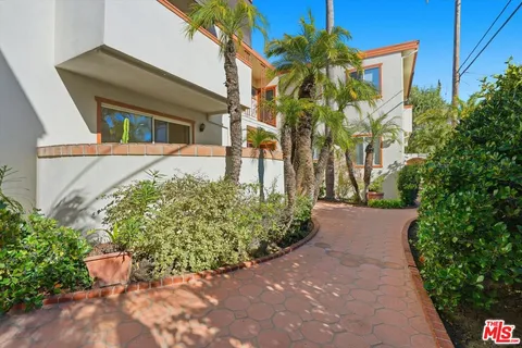 $599,000 | 2702 11th Street, Unit 5, Santa Monica, CA 90405