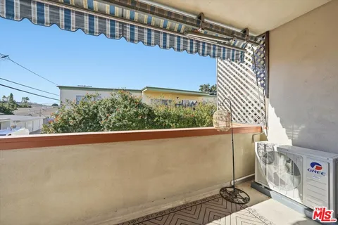 $599,000 | 2702 11th Street, Unit 5, Santa Monica, CA 90405