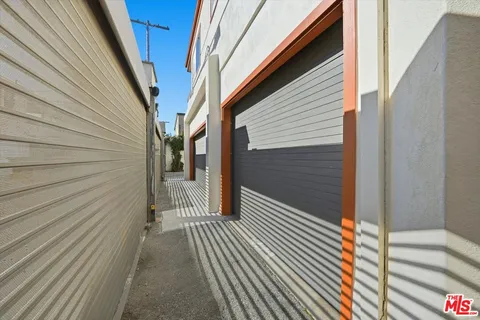 $599,000 | 2702 11th Street, Unit 5, Santa Monica, CA 90405