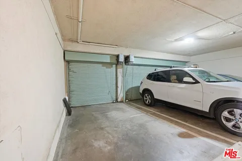 $599,000 | 2702 11th Street, Unit 5, Santa Monica, CA 90405