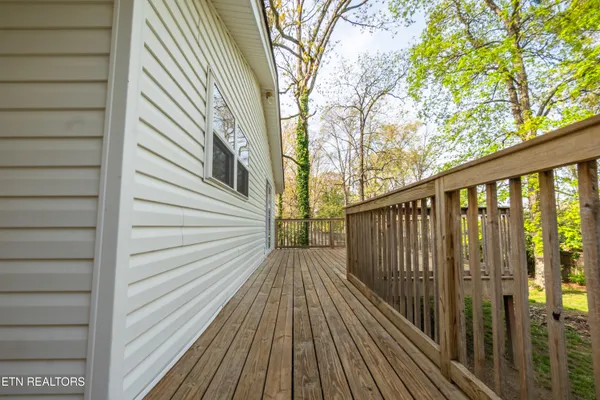 $344,500 | 912 South Linden Drive, Alcoa, TN 37701