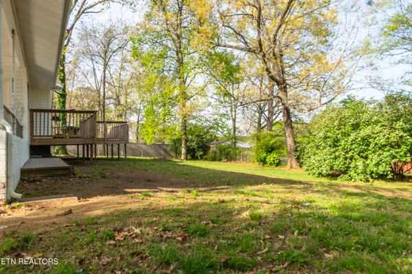 $344,500 | 912 South Linden Drive, Alcoa, TN 37701
