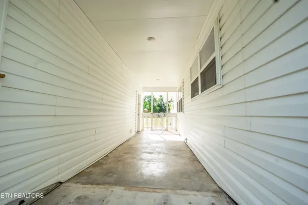 $344,500 | 912 South Linden Drive, Alcoa, TN 37701