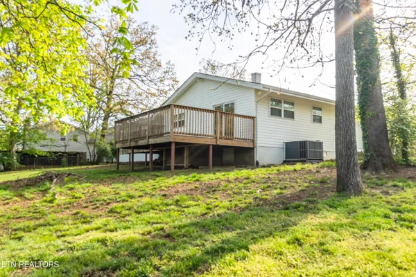 $344,500 | 912 South Linden Drive, Alcoa, TN 37701