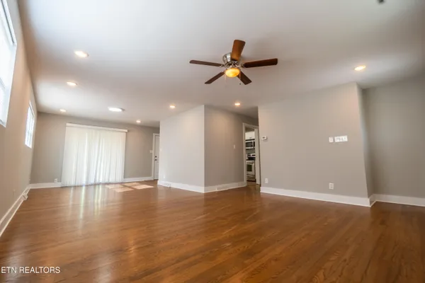 $344,500 | 912 South Linden Drive, Alcoa, TN 37701