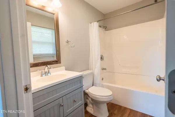 $344,500 | 912 South Linden Drive, Alcoa, TN 37701