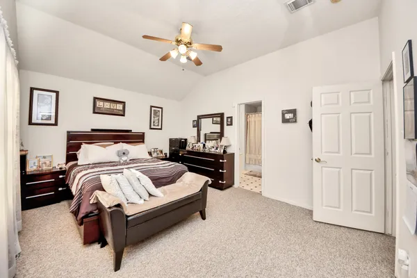 $1,800 | 1611 Bob White, Brookshire, TX 77423