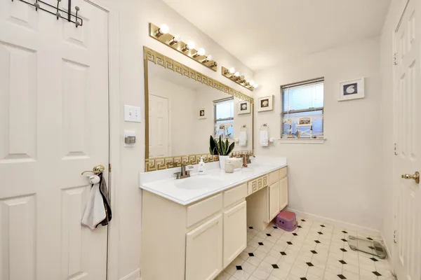 $1,800 | 1611 Bob White, Brookshire, TX 77423