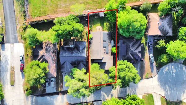 $1,800 | 1611 Bob White, Brookshire, TX 77423