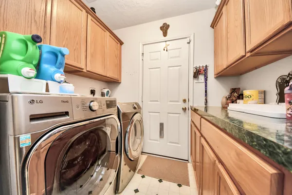 $1,800 | 1611 Bob White, Brookshire, TX 77423