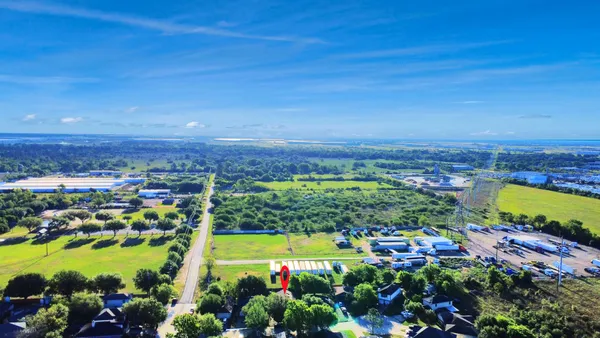 $1,800 | 1611 Bob White, Brookshire, TX 77423