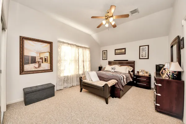 $1,800 | 1611 Bob White, Brookshire, TX 77423