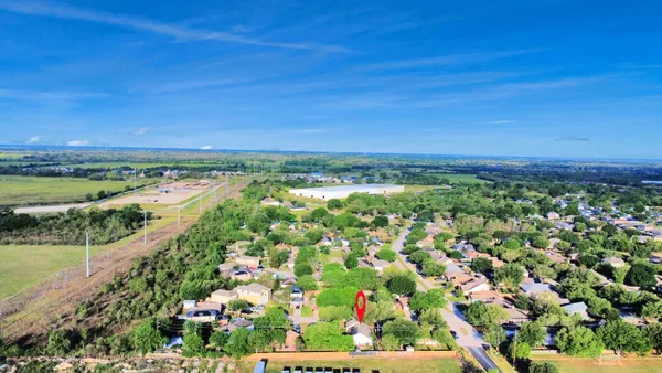 $1,800 | 1611 Bob White, Brookshire, TX 77423