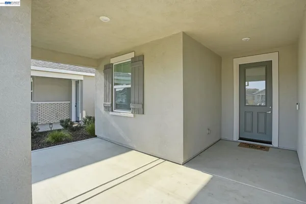 a view of livingroom with an outdoor space