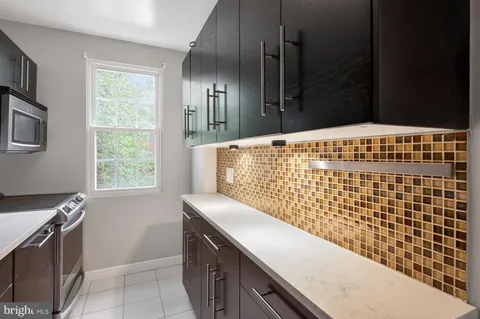 $385,000 | 6 Ashby Street, Unit C, Alexandria, VA 22305