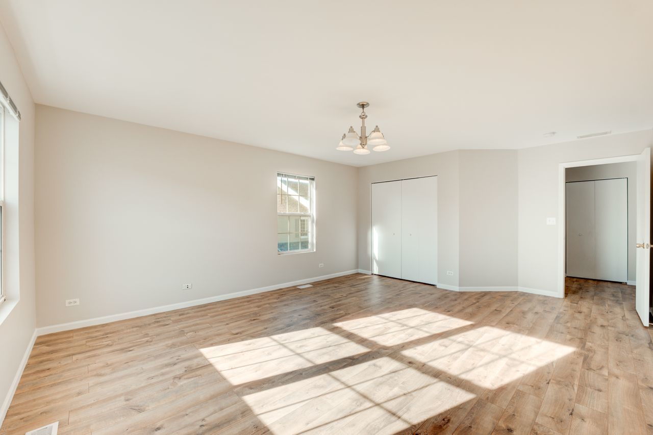 277 Springbrook Trail South Oswego, IL 60543 - Photo 13 of 28 a view of an empty room and window