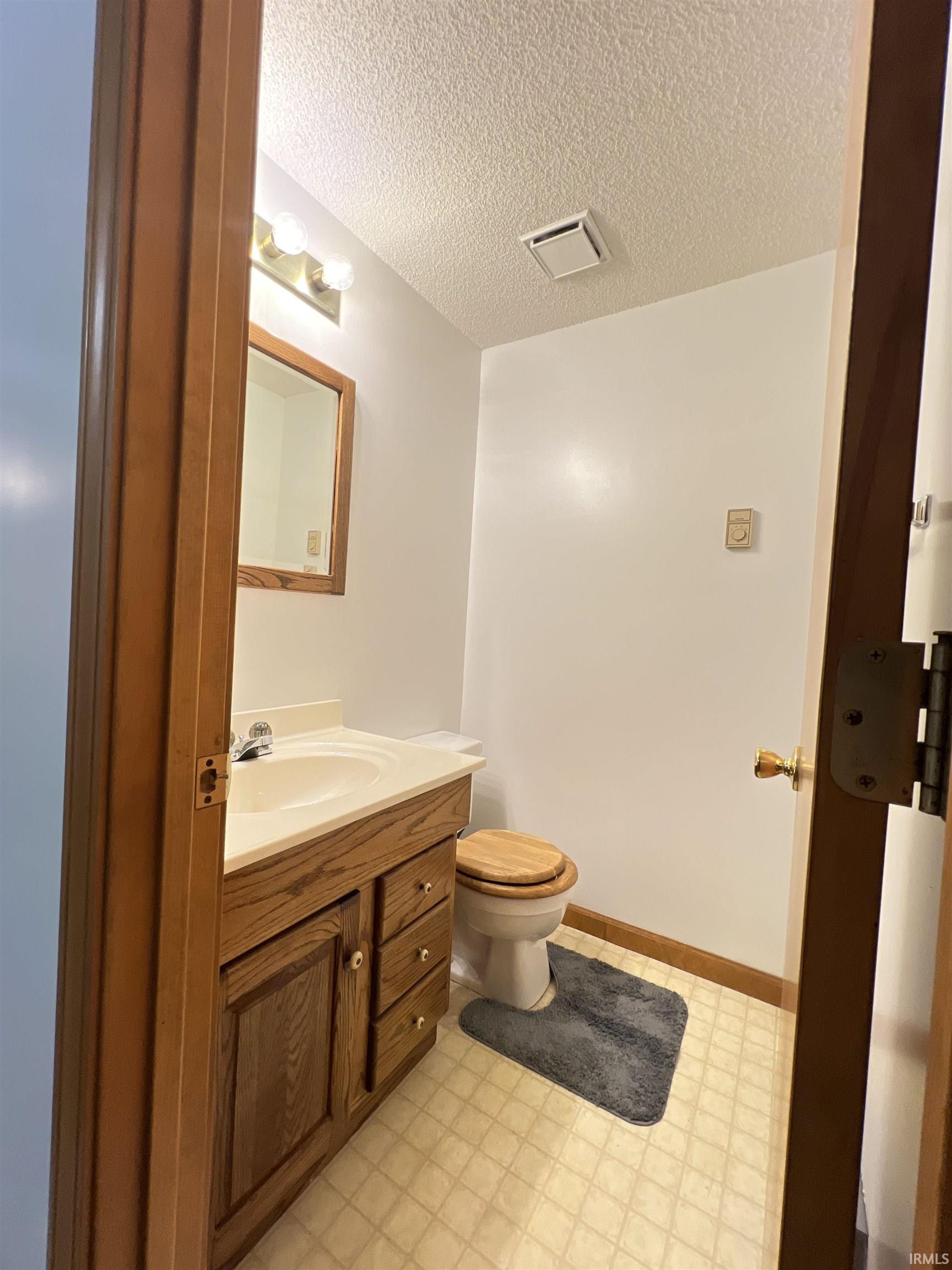 220 East 950 South Fairmount, IN 46928 - Photo 17 of 25