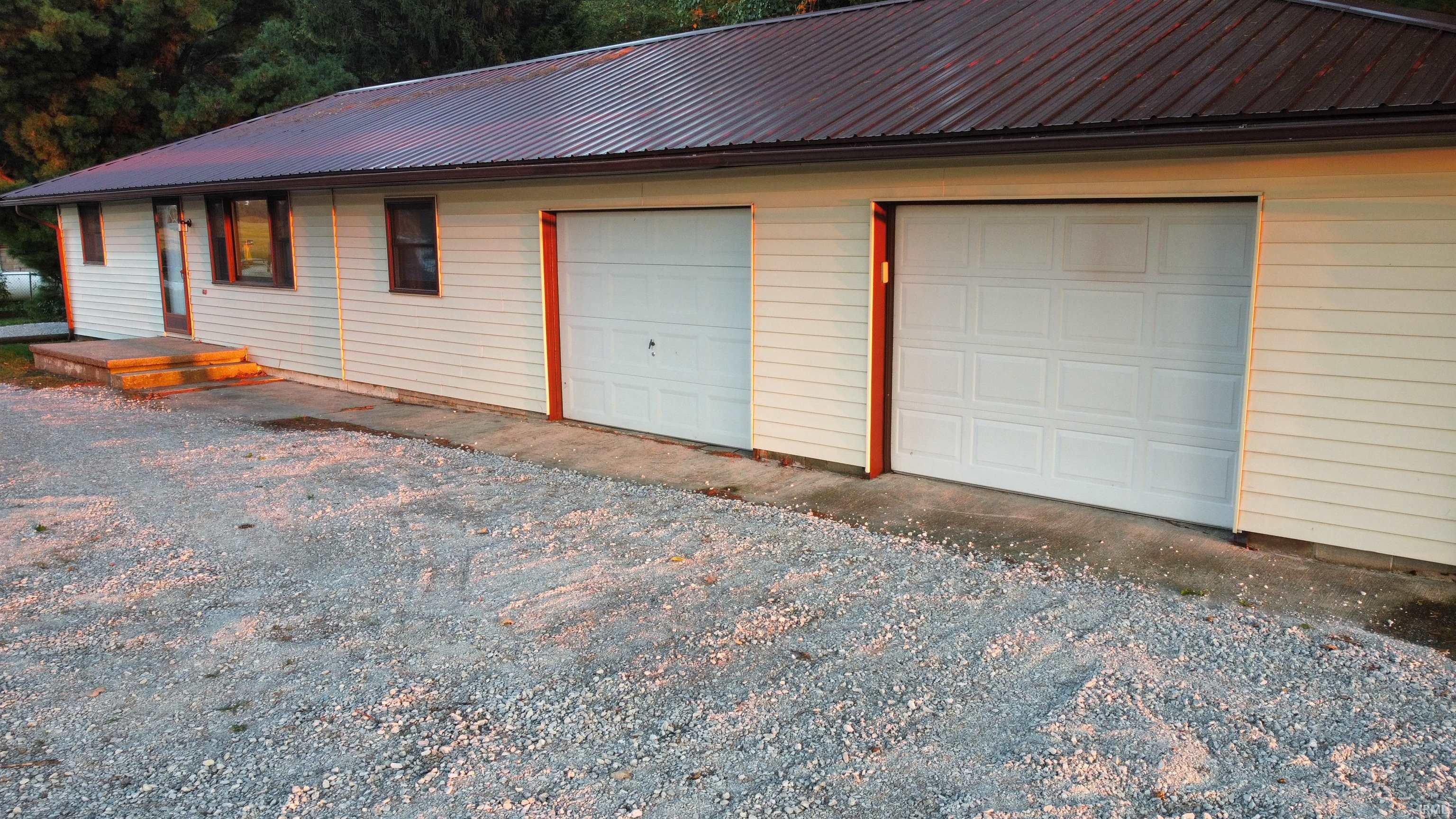 220 East 950 South Fairmount, IN 46928 - Photo 4 of 25