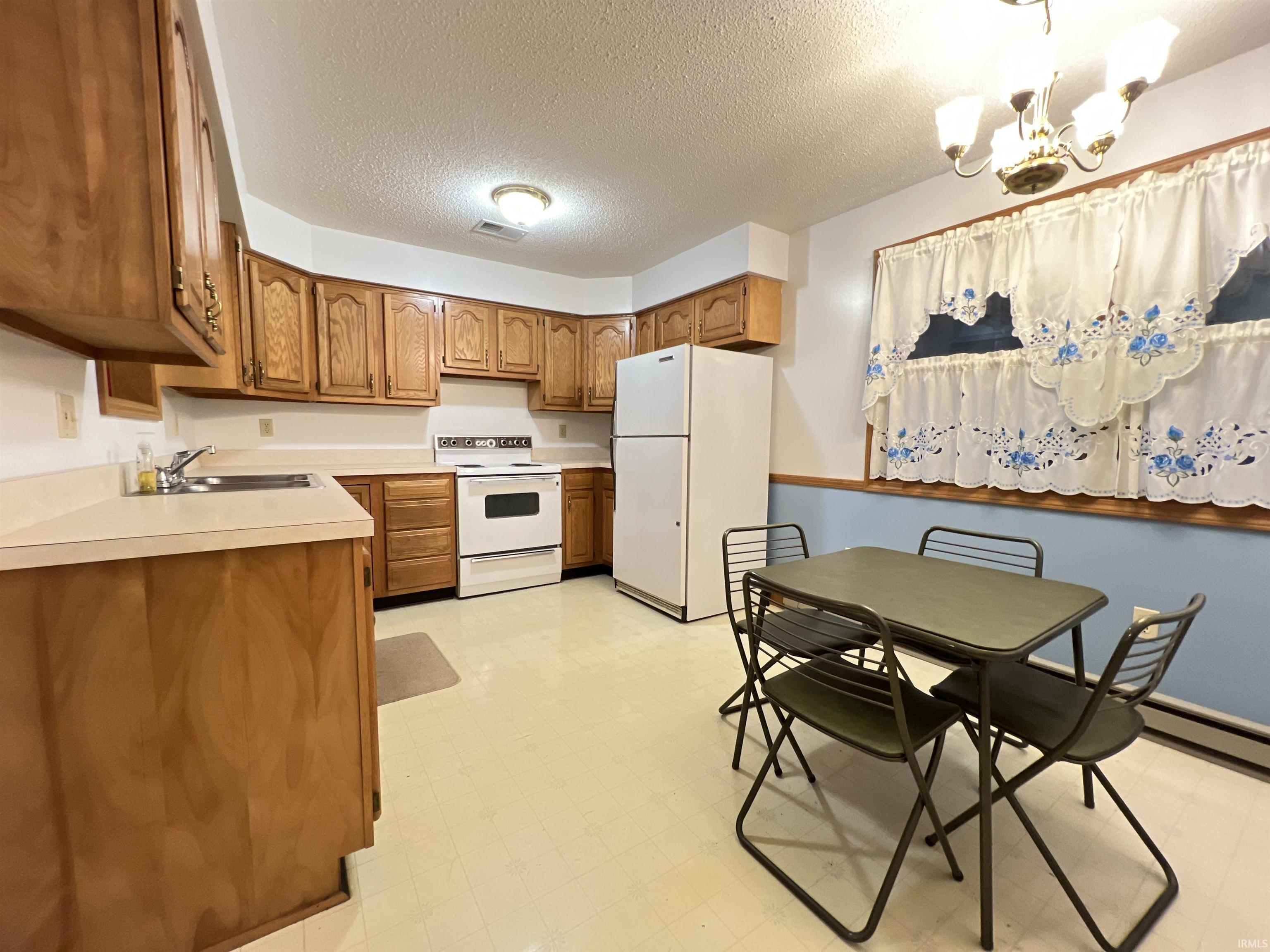 220 East 950 South Fairmount, IN 46928 - Photo 9 of 25