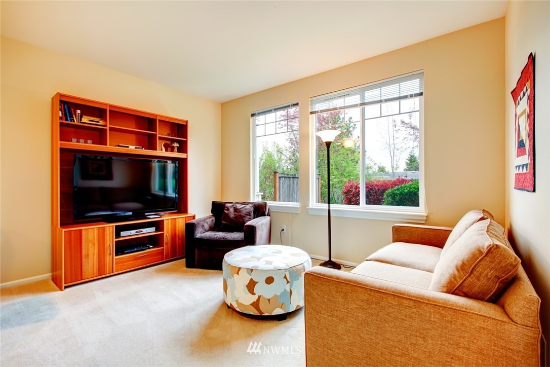 10926 Southeast 187th Lane Renton, WA 98055 - Photo 2 of 14 Gallery Image 2