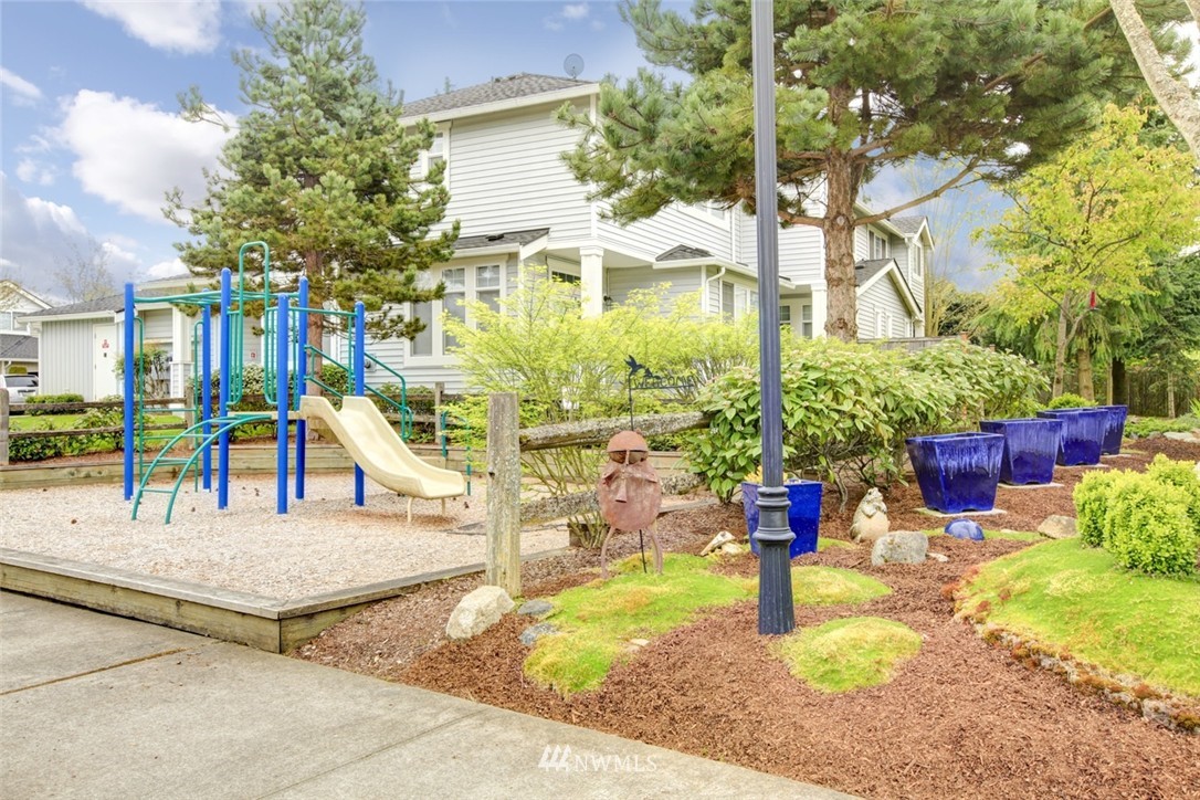 10926 Southeast 187th Lane Renton, WA 98055 - Photo 12 of 14 Gallery Image 12