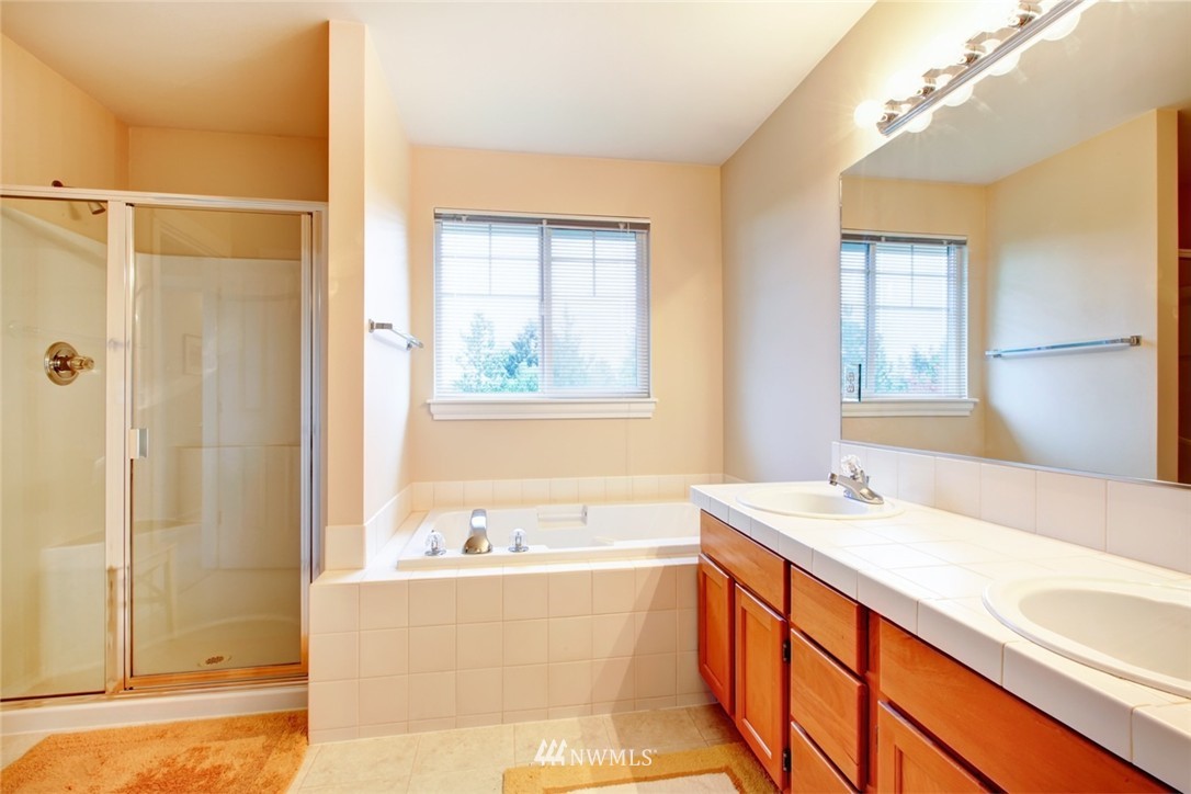 10926 Southeast 187th Lane Renton, WA 98055 - Photo 8 of 14 Gallery Image 8