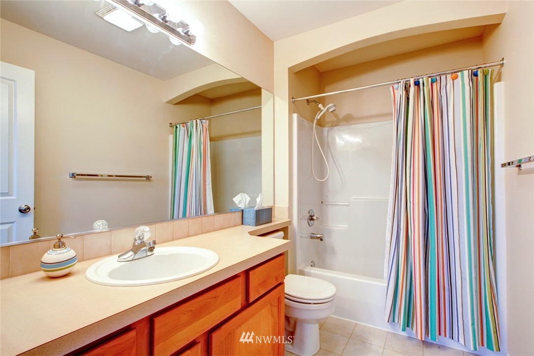 10926 Southeast 187th Lane Renton, WA 98055 - Photo 10 of 14 Gallery Image 10