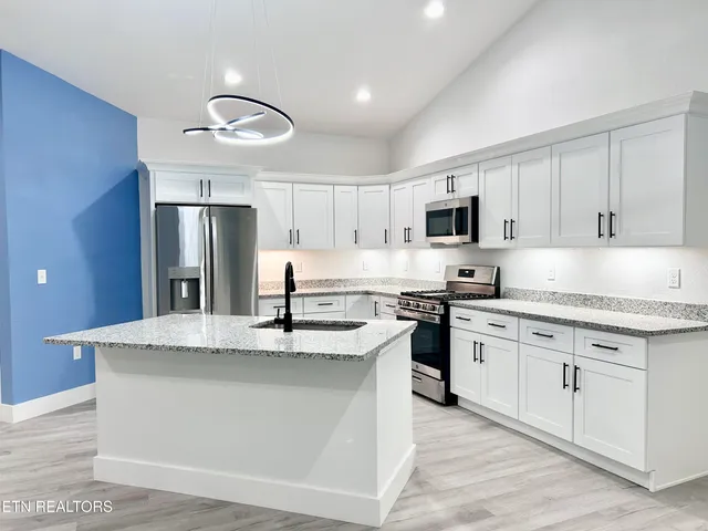 $459,000 | 6517 Topez Drive, Crossville, TN 38572