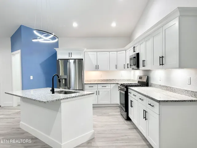 $459,000 | 6517 Topez Drive, Crossville, TN 38572