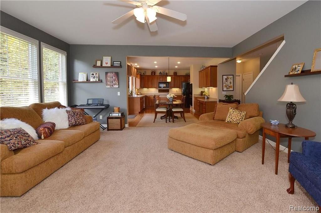 2462 Selkirk Street Rochester, MI 48306 - Photo 9 of 41