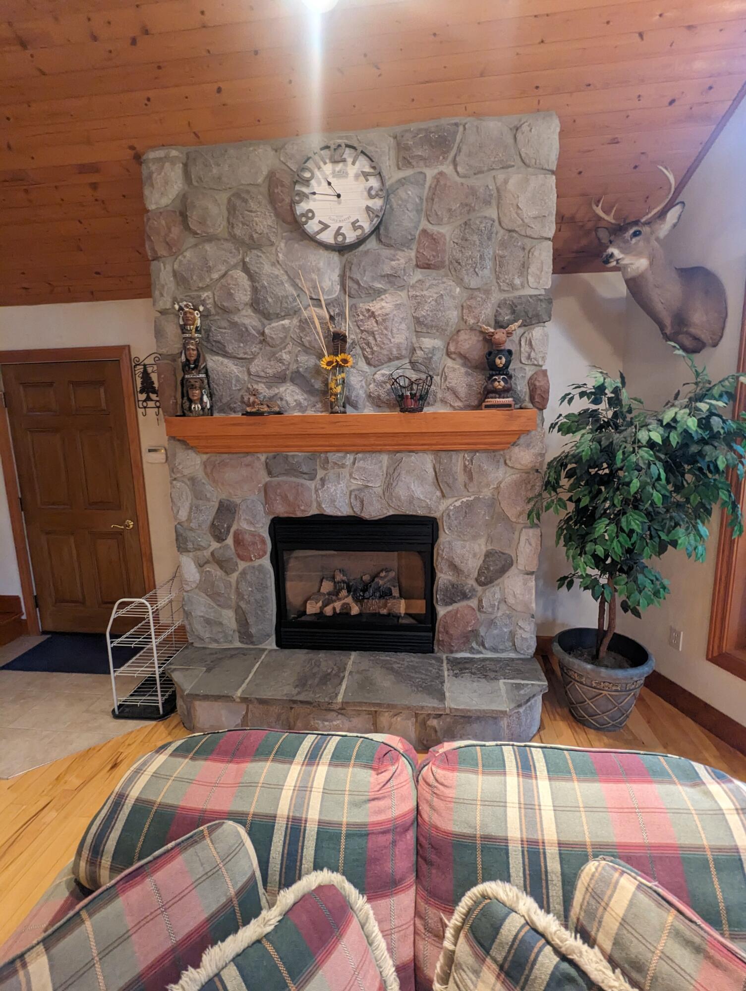 1126 Hunter Ridge Battle Creek, MI 49017 - Photo 13 of 48 PXL_20240613_234908839