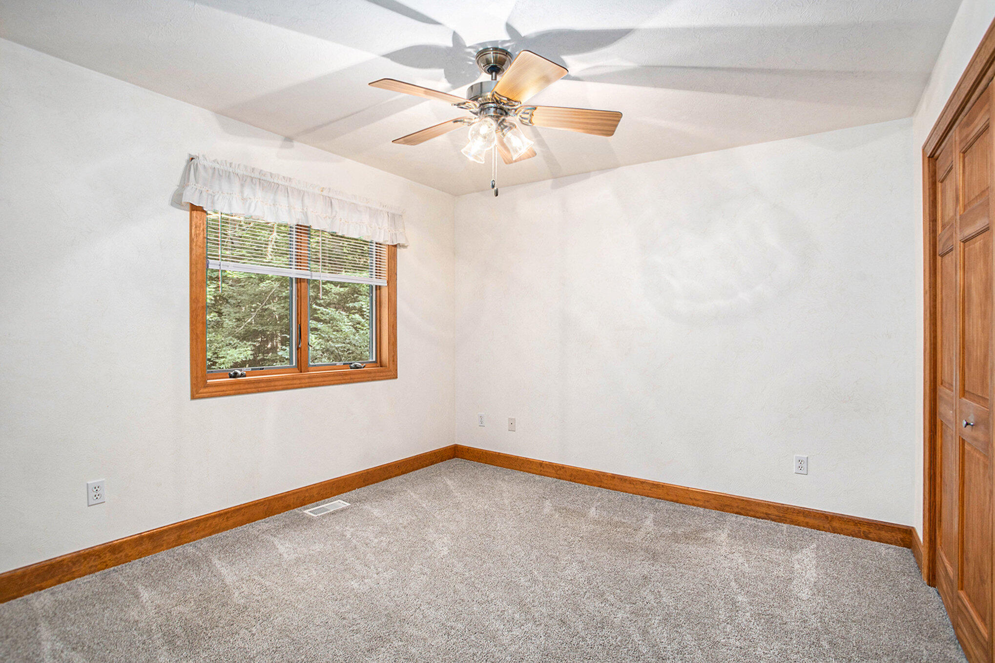 1126 Hunter Ridge Battle Creek, MI 49017 - Photo 22 of 48 013_90a4979