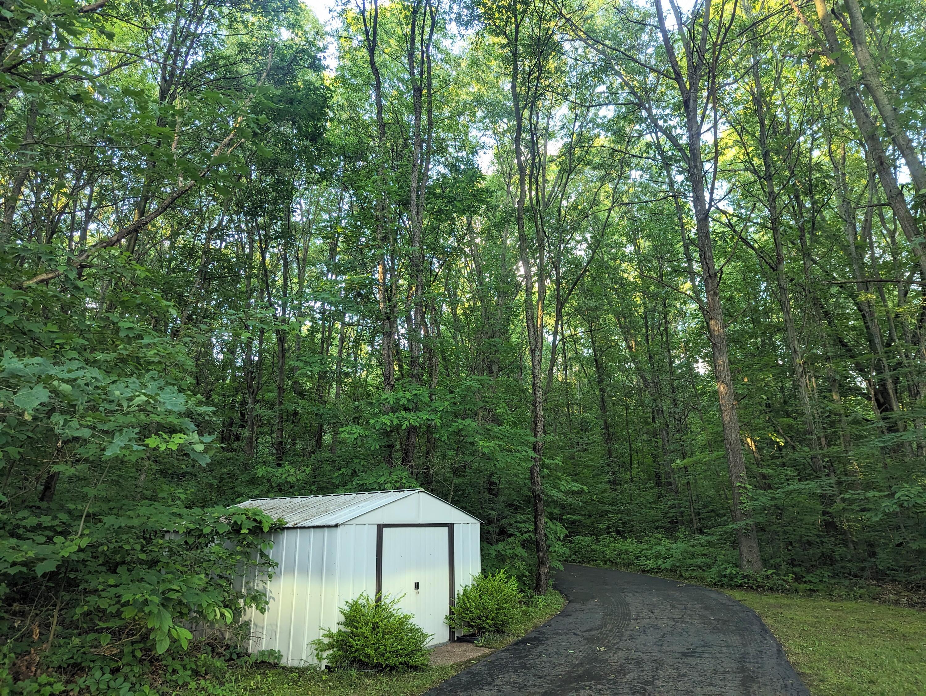 1126 Hunter Ridge Battle Creek, MI 49017 - Photo 46 of 48 PXL_20240614_000503896