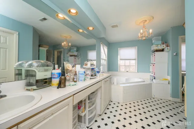 $1,100,000 | 1 Partridge Court, Plainsboro, NJ 08512