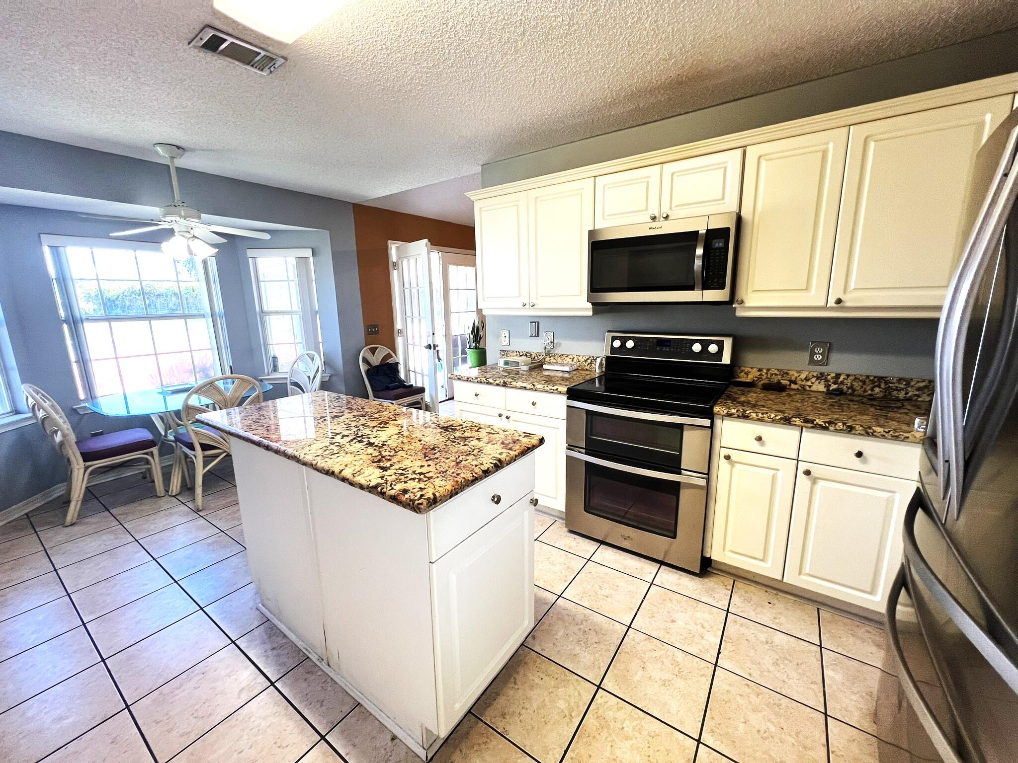 1937 Jessica Way Navarre, FL 32566 - Photo 5 of 39 Kitchen