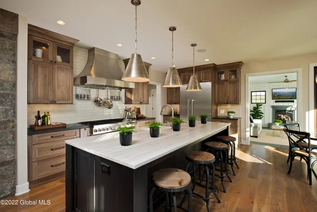 $2,932,000 | 178 Route 9p Saratoga Springs, Malta, NY 12020