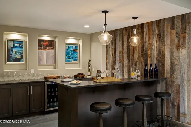 $2,932,000 | 178 Route 9p Saratoga Springs, Malta, NY 12020