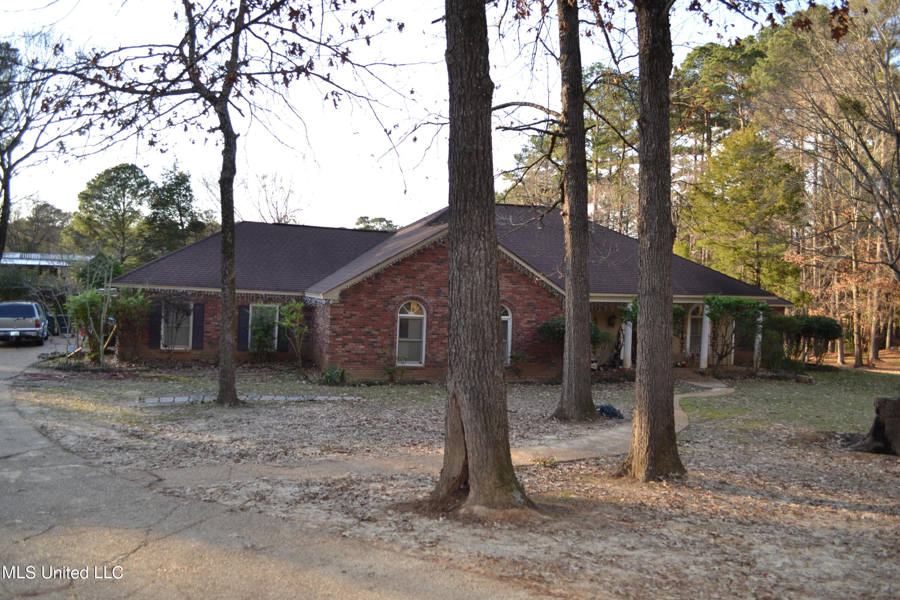 109 Clarkdell Road Madison, MS 39110 - Photo 1 of 1 Front