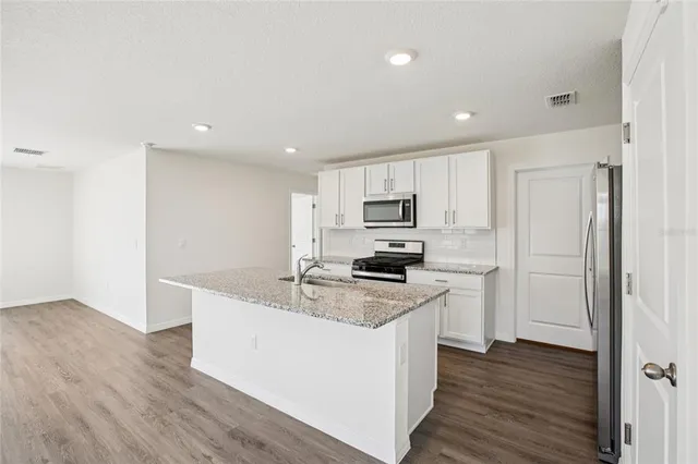 $3,000 | 35992 Sunflower Hl Drive, Zephyrhills, FL 33541